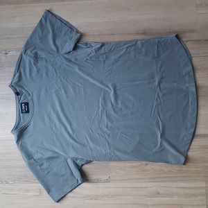 CUTS Men's Curve-Hem Shirt